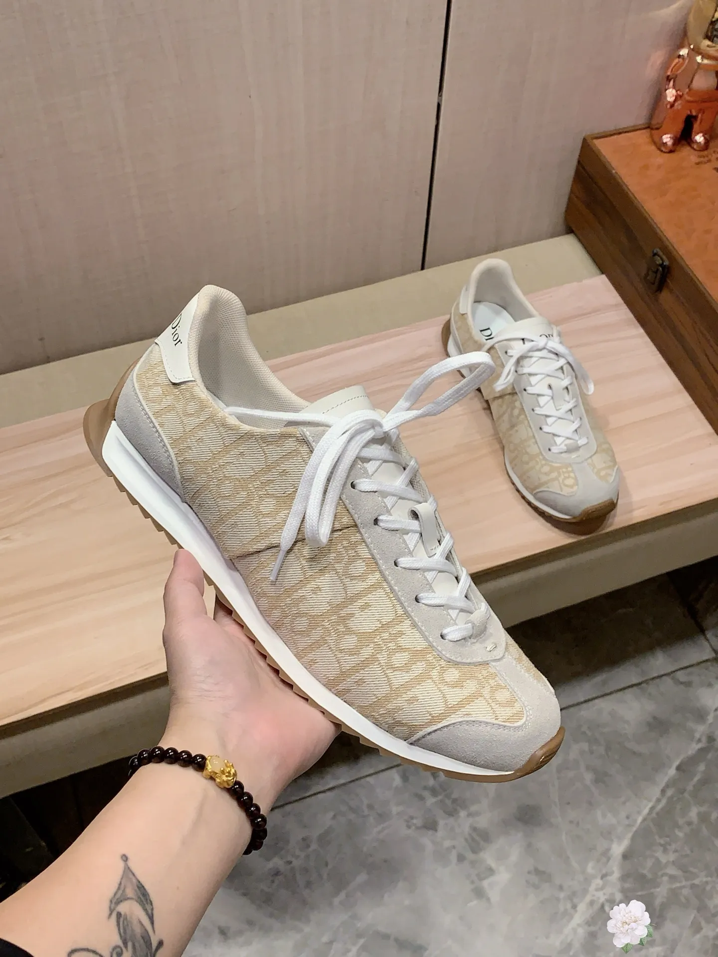 Men's Men's Shoes💰442💰💰🎩🎩[Lightning][Lightning] "Dior DIOR*" The latest and most popular casual shoes, top brand [seduce] luxury ~ purchasing agency, top ~ quality. [Strong] The upper is made of imported breathable cowhide with woven material ➕ breathable sheepskin feet (•) and fine workmanship. The original stylish and stylish soft rubber wear-resistant and non-slip outsole is light and comfortable on the feet. The real thing looks better when photographed in real life. 413: Code: 35-44, 45.46 can be customized, 8️⃣ colors selected